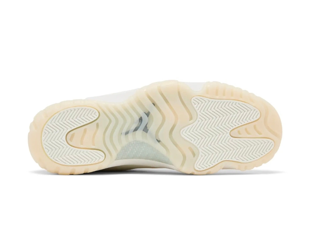 Jordan 11 Pearl